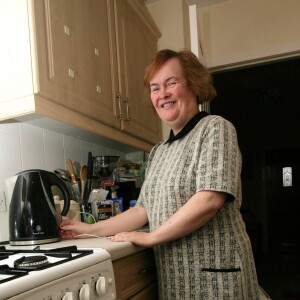 Susan Boyle chez elle à Blackburn dans le comté de West Lothian en Ecosse, le 25 avril 2017.