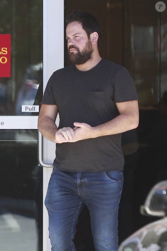 Exclusif - Mike Comrie se balade dans les rues de Studio City, le 18 mai 2017