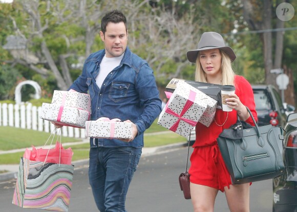 Exclusif - Hilary Duff, Mike Comrie et leur fils Mike Comrie arrivent à l' anniversaire de la fille d'Haylie Duff, Ryan, à Los Angeles le 7 mai 2016.