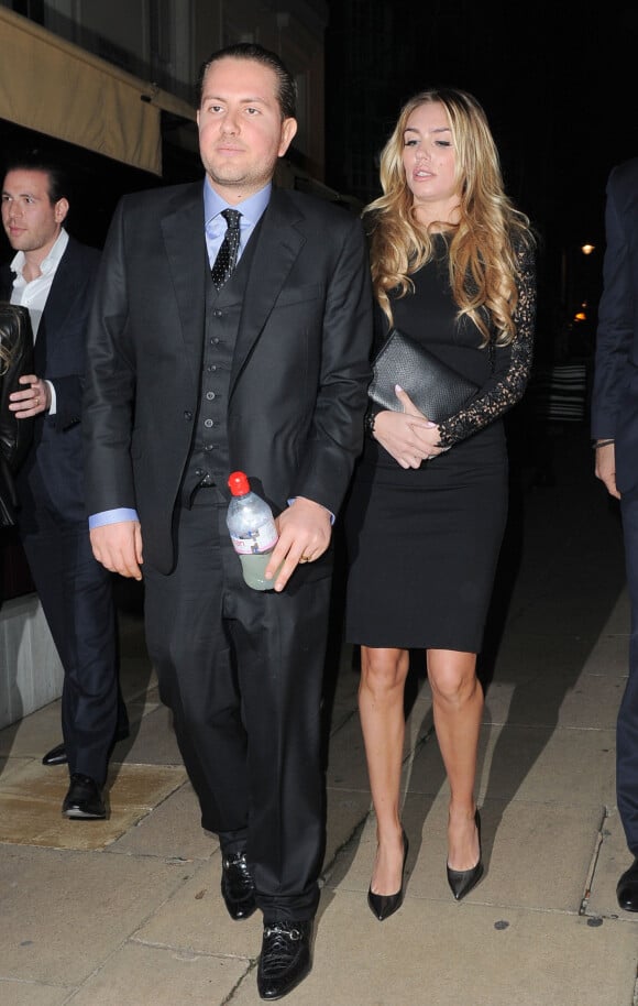 Petra Ecclestone va dîner au restaurant avec son mari James Stunt à Londres, le 3 avril 2014.