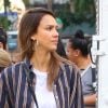 Jessica Alba fait du shopping avec une amie à New York le 14 juin 2017.