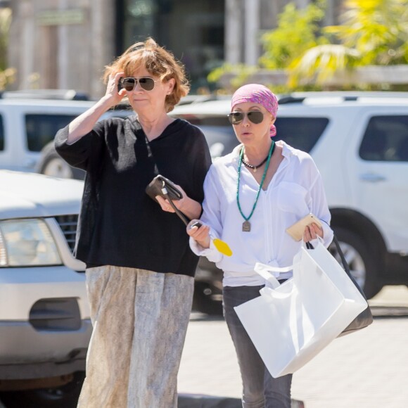 Exclusif - Shannen Doherty et sa mère Rosa sont allées faire du shopping à Malibu, le 26 juillet 2016.