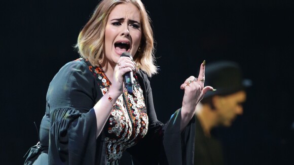 Adele : Effondrée et malade, elle prend une décision radicale !