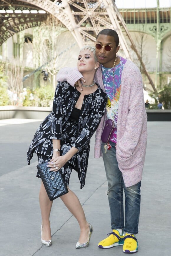 Katy Perry et Pharrell Williams - Défilé de mode "Chanel", collection Haute Couture automne-hiver 2017/2018, au Grand Palais à Paris. Le 4 juillet 2017. © Olivier Borde/Bestimage