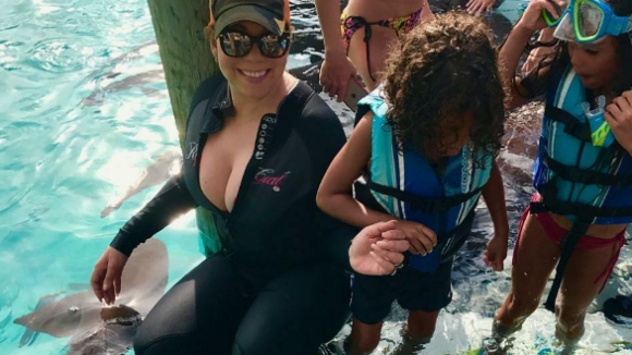 Mariah Carey et ses enfants encerclés par les requins...