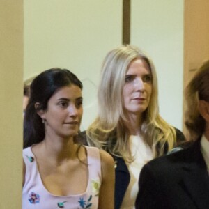 Alessandra de Osma, à gauche, et Andrea Casiraghi lors du mariage civil du prince Ernst August (fils) de Hanovre et d'Ekaterina Malysheva en la mairie de Hanovre, le 6 juillet 2017.