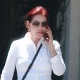 Exclusif - Priscilla Presley semble pleurer au téléphone dans les rues de Brentwood, le 29 juin 2017