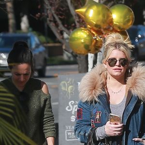 Jessica Simpson passe la journée en famille avec son mari Eric Johnson et leurs enfants Maxwell et Ace Johnson à "Farmer's Market" à Studio City le 8 janvier 2017