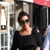 Kris Jenner se balade à Saint-Tropez avec un inconnu le 11 juillet 2017.