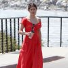 Exclusif - Selena Gomez, sans maquillage, se promène près de l'océan à Malibu, le 11 juillet 2017. © CPA/Bestimage
