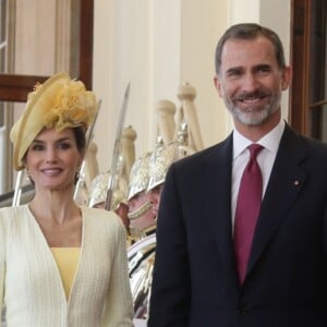 Le prince Philip, duc d'Edimbourg, la reine Letizia et le roi Felipe VI d'Espagne, la reine Elisabeth II d'Angleterre - Le couple royal d'Espagne reçu au palais de Buckingham par la famille royale d'Angleterre à Londres. Le 12 juillet 2017  Queen Elizabeth II, the Duke of Edinburgh, King Felipe VI and Letizia of Spain arrive in the State Carriage at Buckingham Palace, London during the King's State Visit to the UK.12/07/2017 - Londres