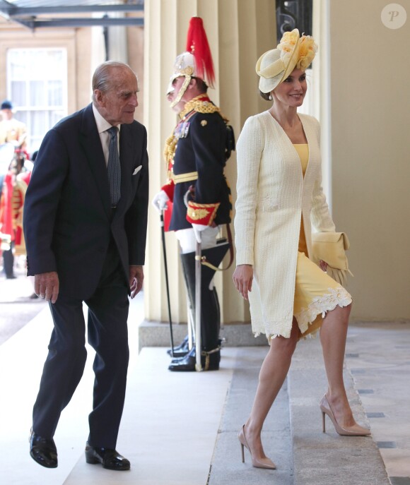 La reine Letizia d'Espagne et le prince Philip, duc d'Edimbourg - Le couple royal d'Espagne reçu au palais de Buckingham par la famille royale d'Angleterre à Londres. Le 12 juillet 2017  The Duke of Edinburgh and Queen Letizia of Spain arrive at Buckingham Palace, London during the King Felipe's VI State Visit to the UK.12/07/2017 - Londres