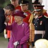 Le roi Felipe VI d'Espagne et la reine Elisabeth II d'Angleterre - Cérémonie de bienvenue au palais Buckingham à Londres. Le 12 juillet 2017  Queen Elizabeth II greets King Felipe VI of Spain during a ceremonial welcome for his State Visit to the UK on Horse Guards Parade, London.12/07/2017 - Londres
