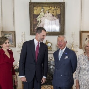 Le roi Felipe VI, la reine Letizia d'Espagne, le prince Charles, prince de Galles et et Camilla Parker-Bowles, duchesse de Cornouailles à la Clarence House à Londres, le 12 juillet 2017.  12th July 2017 London UK Spanish King Felipe VI and Queen Letizia visit with Britain's Prince Charles, Prince of Wales and Britain's Camilla, Duchess of Cornwall at their London residence, Clarence House in central London.12/07/2017 - Londres