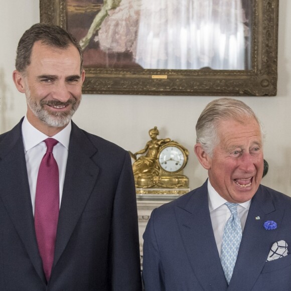 Le roi Felipe VI, la reine Letizia d'Espagne, le prince Charles, prince de Galles et et Camilla Parker-Bowles, duchesse de Cornouailles à la Clarence House à Londres, le 12 juillet 2017.  12th July 2017 London UK Spanish King Felipe VI and Queen Letizia visit with Britain's Prince Charles, Prince of Wales and Britain's Camilla, Duchess of Cornwall at their London residence, Clarence House in central London.12/07/2017 - Londres