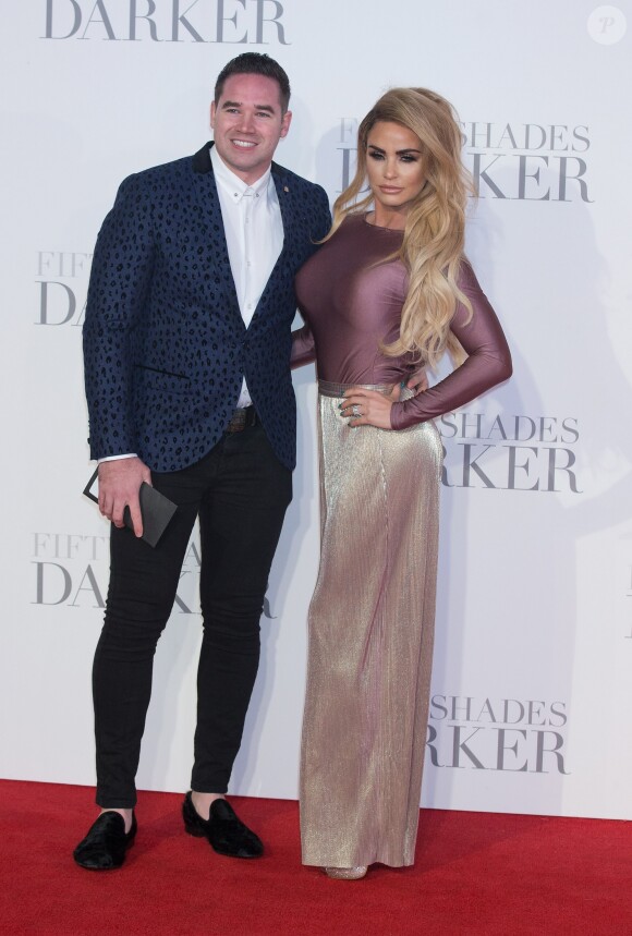 Kieran Hayler et sa femme Katie Price à la première de ‘Cinquante nuances plus sombres' à Odeon Leicester Square à Londres, le 9 février 2017