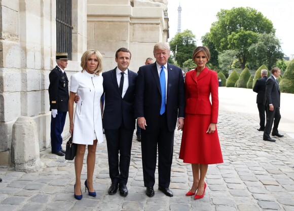 Le président de la République Emmanuel Macron, sa femme Brigitte Trogneux, le président des Etats-Unis Donald Trump et sa femme Melania Trump lors de la cérémonie d'accueil du président des Etats-Unis à l'Hôtel National des Invalides à Paris le 13 juillet 2017. © Dominique Jacovides/Bestimage