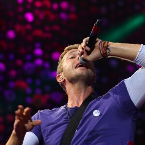 Coldplay lors du premier de ses trois concerts au Stade de France, Saint-Denis, le 15 juillet 2017