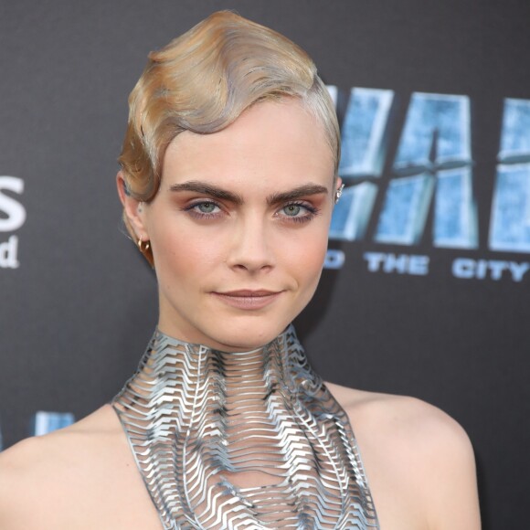 Cara Delevingne à la première de "Valérian et la Cité des milles planètes" au TCL Chinese Theater à Hollywood, le 17 juillet 2017