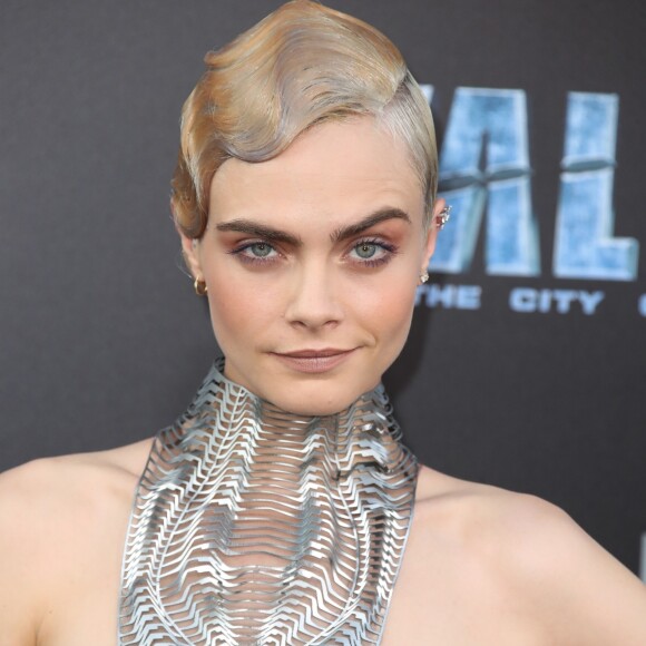 Cara Delevingne à la première de "Valérian et la Cité des milles planètes" au TCL Chinese Theater à Hollywood, le 17 juillet 2017