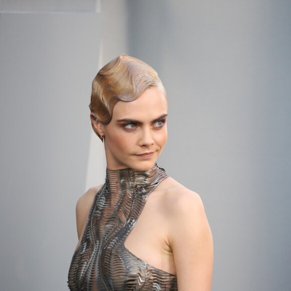 Cara Delevingne à la première de "Valérian et la Cité des milles planètes" au TCL Chinese Theater à Hollywood, le 17 juillet 2017