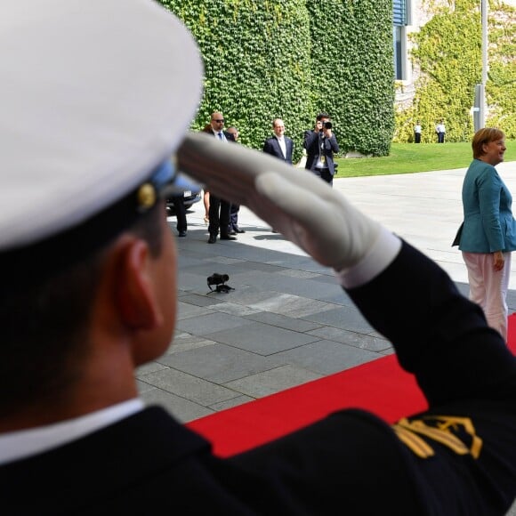 Angela Merkel a officiellement souhaité la bienvenue au prince William et à la duchesse de Cambridge en Allemagne, le 19 juillet 2017 à Berlin.