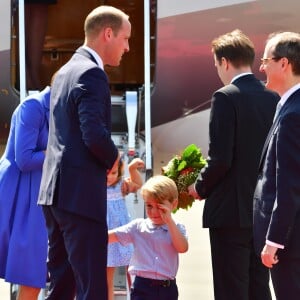 Le prince William et la duchesse Catherine de Cambridge ont atterri avec leurs enfants le prince George et la princesse Charlotte à Berlin le 19 juillet 2017 pour la suite de leur visite officielle entamée en Pologne.