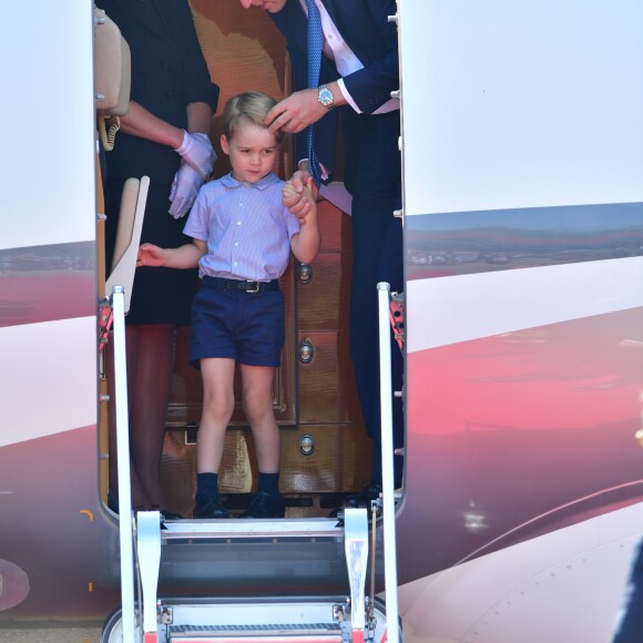 Le prince William et la duchesse Catherine de Cambridge ont atterri avec leurs enfants le prince George et la princesse Charlotte à Berlin le 19 juillet 2017 pour la suite de leur visite officielle entamée en Pologne.