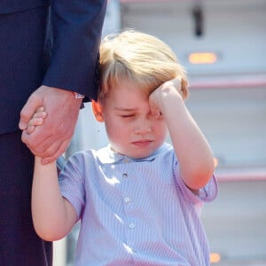 Le prince William et la duchesse Catherine de Cambridge ont atterri avec leurs enfants le prince George et la princesse Charlotte à Berlin le 19 juillet 2017 pour la suite de leur visite officielle entamée en Pologne.