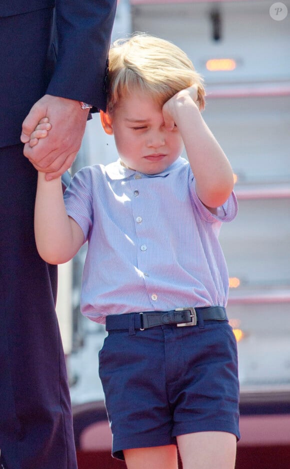 Le prince William et la duchesse Catherine de Cambridge ont atterri avec leurs enfants le prince George et la princesse Charlotte à Berlin le 19 juillet 2017 pour la suite de leur visite officielle entamée en Pologne.