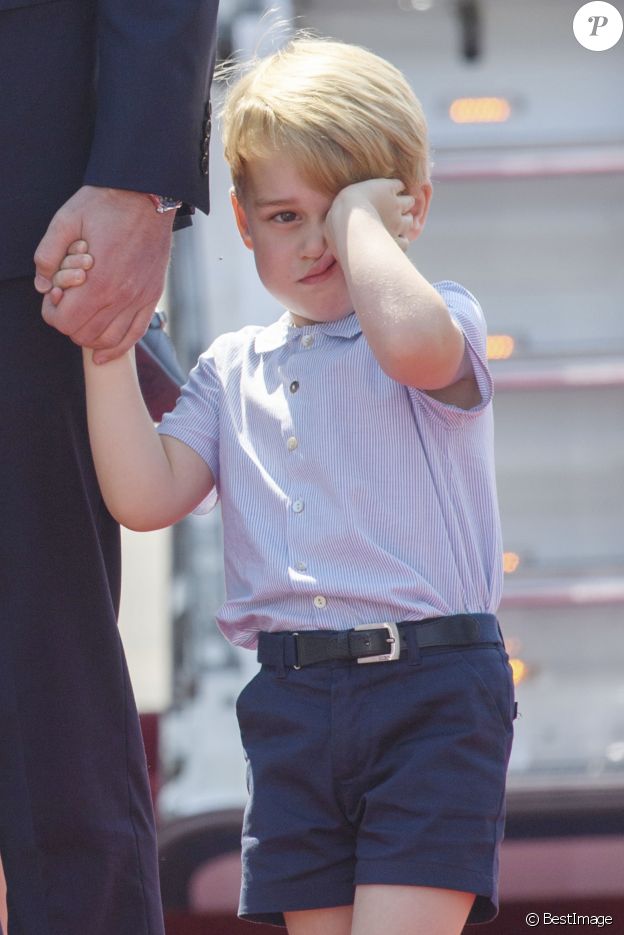 Le prince George de Cambridge - Le couple princier d'Angleterre et leurs enfants à leur arrivée à l'aéroport de Berlin-Tegel à Berlin, le 19 juillet 2017, lors de leur visite officielle de 3 jours en Allemagne. Duke of Cambridge, Duchess of Cambridge and their children arrive at Berlin Tegel Airport in Berlin, Germany, on July 19, 2017, during an official visit to Poland and Germany.19/07/2017 - Berlin
