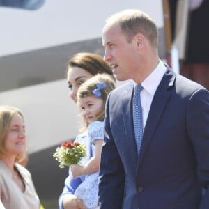 Le prince William et la duchesse Catherine de Cambridge sont arrivés avec leurs enfants le prince George et la princesse Charlotte à Berlin le 19 juillet 2017 pour la suite de leur visite officielle entamée en Pologne.