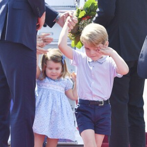 Le prince William et la duchesse Catherine de Cambridge sont arrivés avec leurs enfants le prince George et la princesse Charlotte à Berlin le 19 juillet 2017 pour la suite de leur visite officielle entamée en Pologne.