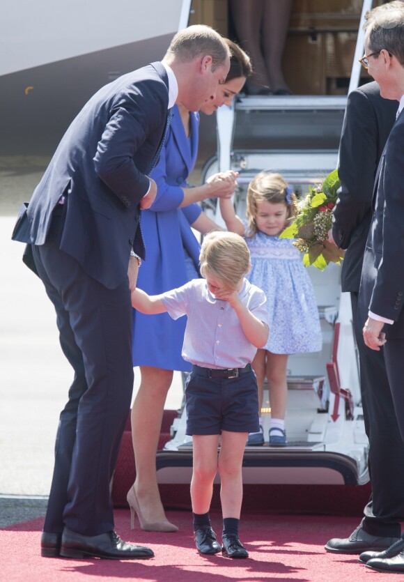 Le prince William et la duchesse Catherine de Cambridge sont arrivés avec leurs enfants le prince George et la princesse Charlotte à Berlin le 19 juillet 2017 pour la suite de leur visite officielle entamée en Pologne.