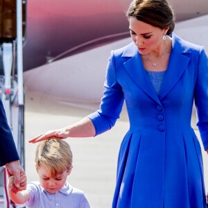 Le prince William et la duchesse Catherine de Cambridge sont arrivés avec leurs enfants le prince George et la princesse Charlotte à Berlin le 19 juillet 2017 pour la suite de leur visite officielle entamée en Pologne.