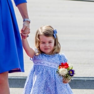 Le prince William et la duchesse Catherine de Cambridge sont arrivés avec leurs enfants le prince George et la princesse Charlotte à Berlin le 19 juillet 2017 pour la suite de leur visite officielle entamée en Pologne.