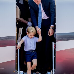 Le prince William et la duchesse Catherine de Cambridge sont arrivés avec leurs enfants le prince George et la princesse Charlotte à Berlin le 19 juillet 2017 pour la suite de leur visite officielle entamée en Pologne.