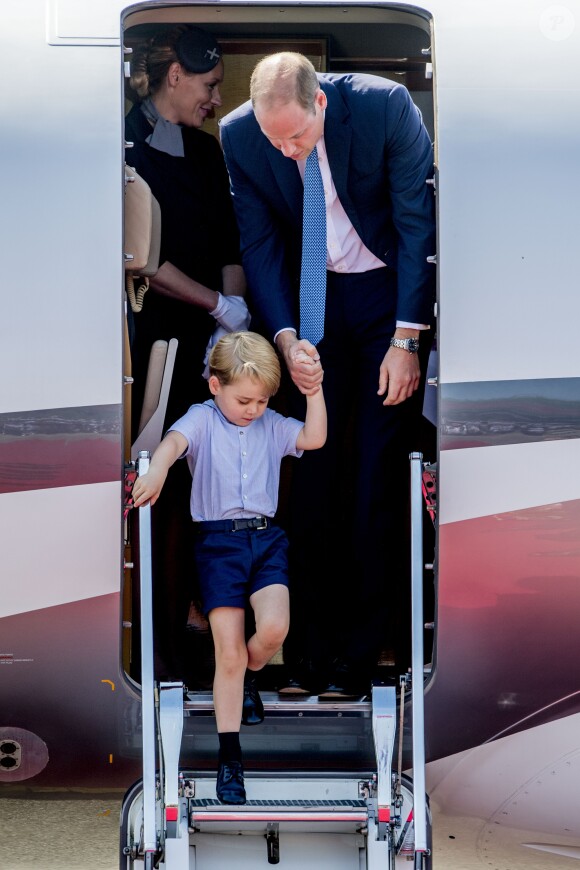 Le prince William et la duchesse Catherine de Cambridge sont arrivés avec leurs enfants le prince George et la princesse Charlotte à Berlin le 19 juillet 2017 pour la suite de leur visite officielle entamée en Pologne.