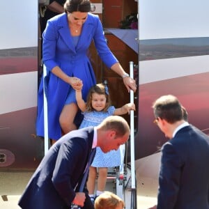 Le prince William et la duchesse Catherine de Cambridge sont arrivés avec leurs enfants le prince George et la princesse Charlotte à Berlin le 19 juillet 2017 pour la suite de leur visite officielle entamée en Pologne.