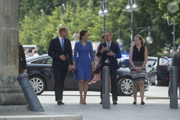 Kate Middleton et le prince William en visite à la porte de Brandebourg à Berlin, le 19 juillet 2017.