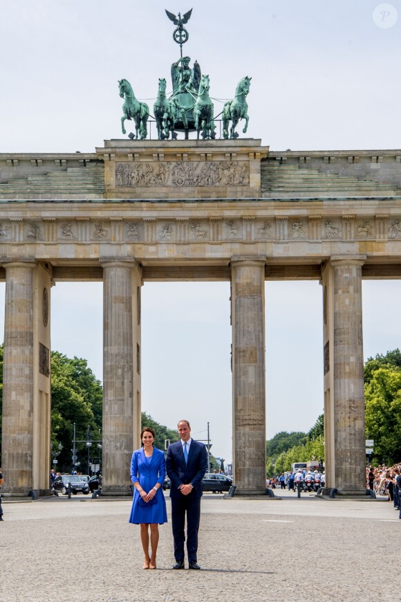 Kate Middleton et le prince William en visite à la porte de Brandebourg à Berlin, le 19 juillet 2017.