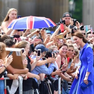 Kate Middleton et le prince William en visite à la porte de Brandebourg à Berlin, le 19 juillet 2017.