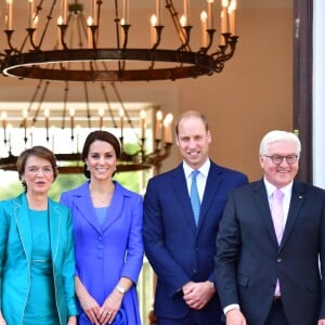 Kate Middleton, duchesse de Cambridge et le prince William, duc de Cambridge, reçus au palais de Bellevue à Berlin par le président Frank-Walter Steinmeier et sa femme Elke Büdenbender, le 19 juillet 2017.