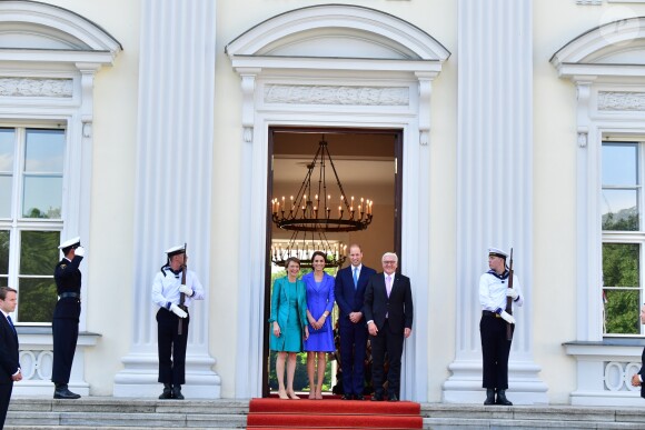 Kate Middleton, duchesse de Cambridge et le prince William, duc de Cambridge, reçus au palais de Bellevue à Berlin par le président Frank-Walter Steinmeier et sa femme Elke Büdenbender, le 19 juillet 2017.