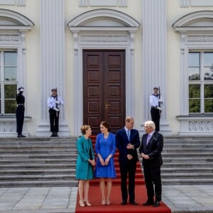 Kate Middleton, duchesse de Cambridge et le prince William, duc de Cambridge, reçus au palais de Bellevue à Berlin par le président Frank-Walter Steinmeier et sa femme Elke Büdenbender, le 19 juillet 2017.