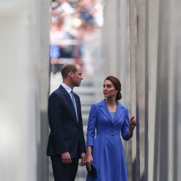 Le prince William et Kate Middleton au Mémorial de l'Holocauste à Berlin, à Berlin le 19 juillet 2017 dans le cadre de leur visite officielle.