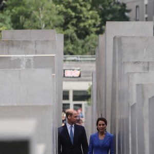 Le prince William et Kate Middleton au Mémorial de l'Holocauste à Berlin, à Berlin le 19 juillet 2017 dans le cadre de leur visite officielle.