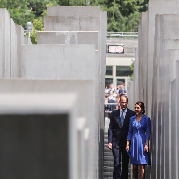 Le prince William et Kate Middleton au Mémorial de l'Holocauste à Berlin, à Berlin le 19 juillet 2017 dans le cadre de leur visite officielle.