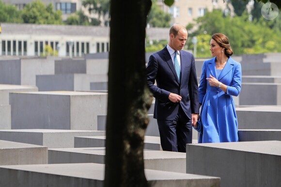 Le prince William et Kate Middleton au Mémorial de l'Holocauste à Berlin, à Berlin le 19 juillet 2017 dans le cadre de leur visite officielle.