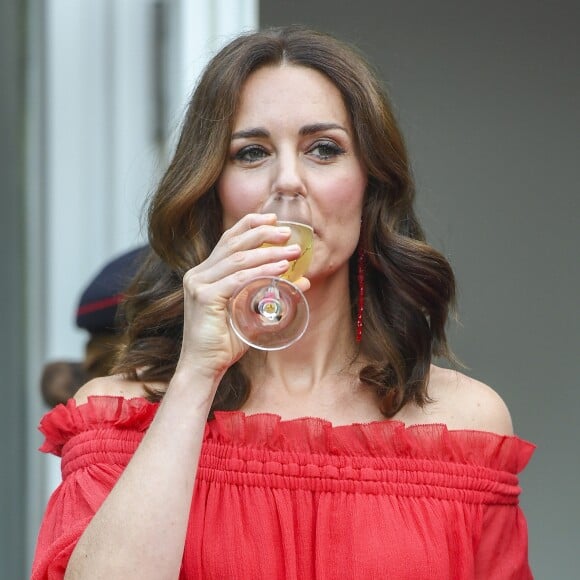 Kate Middleton, duchesse de Cambridge, en Alexander McQueen lors de la garden party organisée par l'ambassadeur de Grande-Bretagne à Berlin le 19 juillet 2017 en l'honneur de l'anniversaire de la reine.